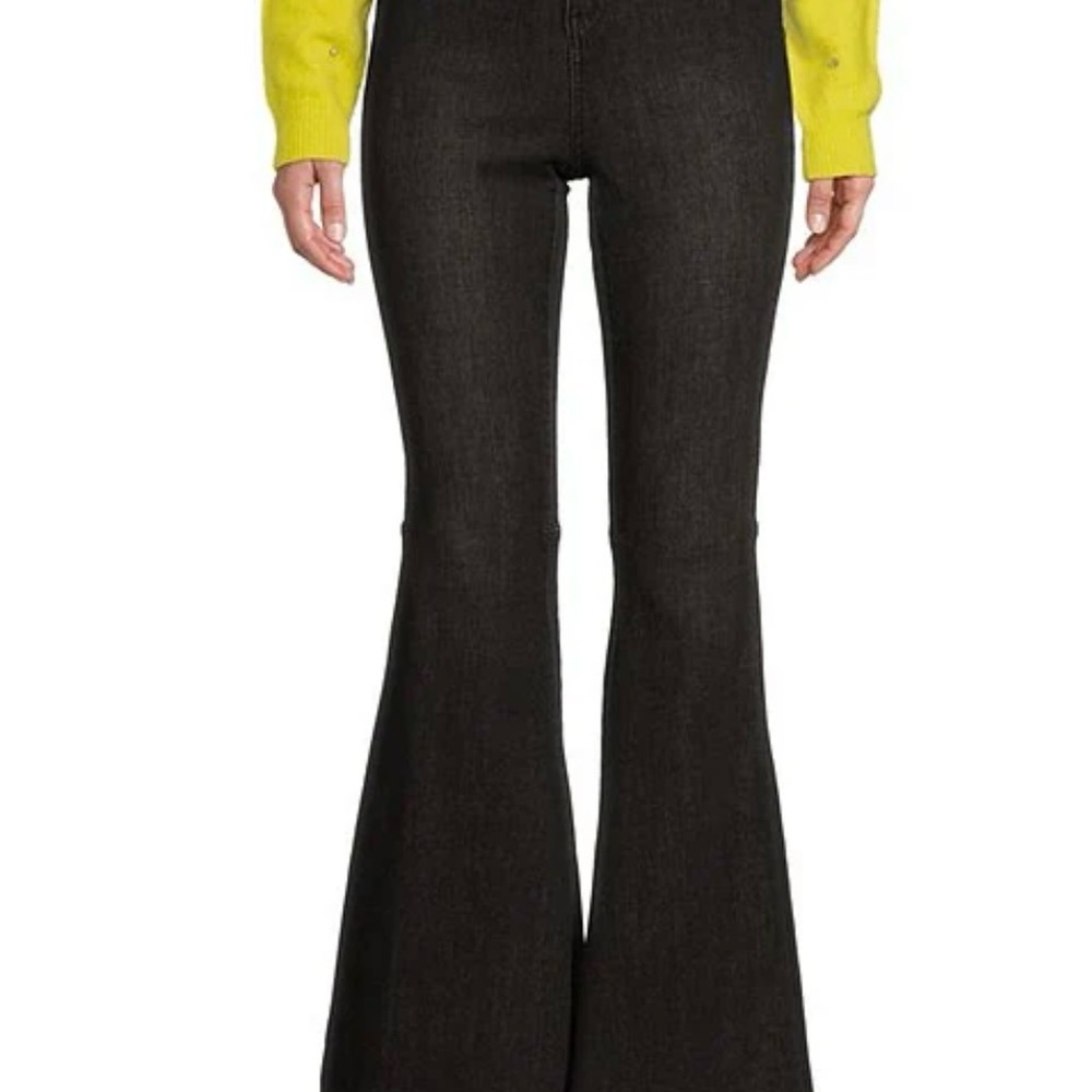 NWT Chelsea & Violet black jeans size 31